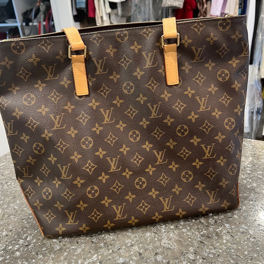 100% Authentic Louis Vuitton Piano Bag!